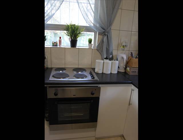 2 BEDROOM FLAT RENTED IN DURBANVILLE RURAL